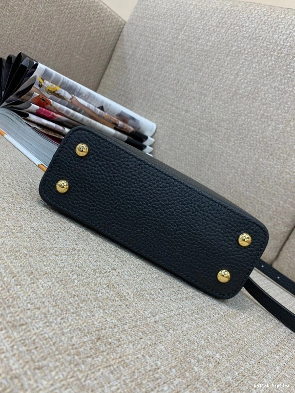 Affordable MINI LOUIS VUITTON CAPUCINES 0819